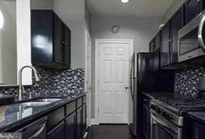 21184 Domain Ter, Dulles VA  20165-7267 exterior