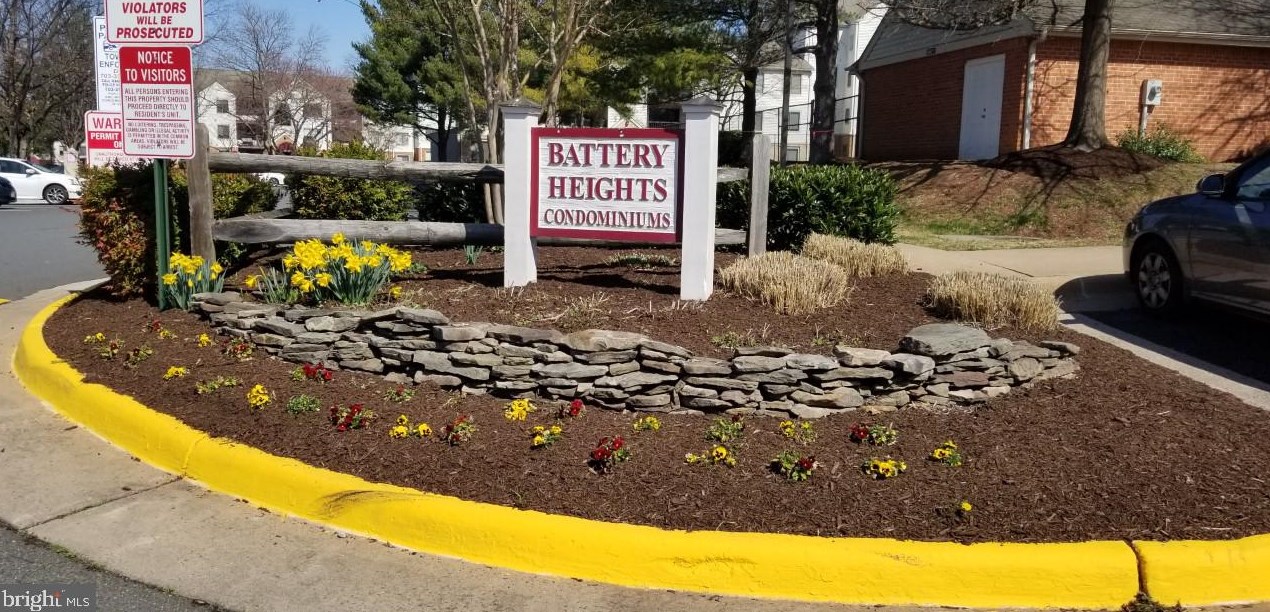 8383 Buttress Ln, Manassas VA  20110-7080 exterior