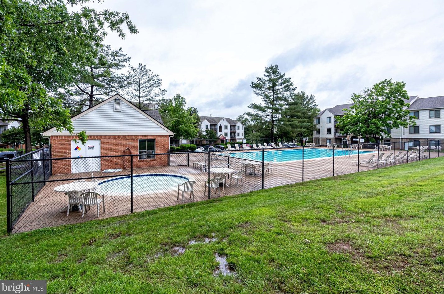 8385 Buttress Ln, Manassas VA  20110-7081 exterior