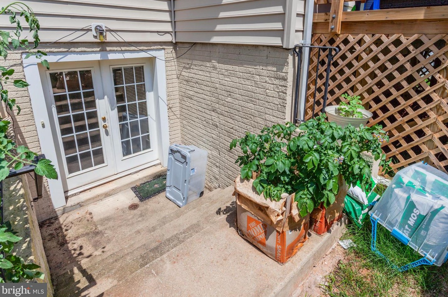 9434 Stilson Dr, Manassas VA  20110-8317 exterior