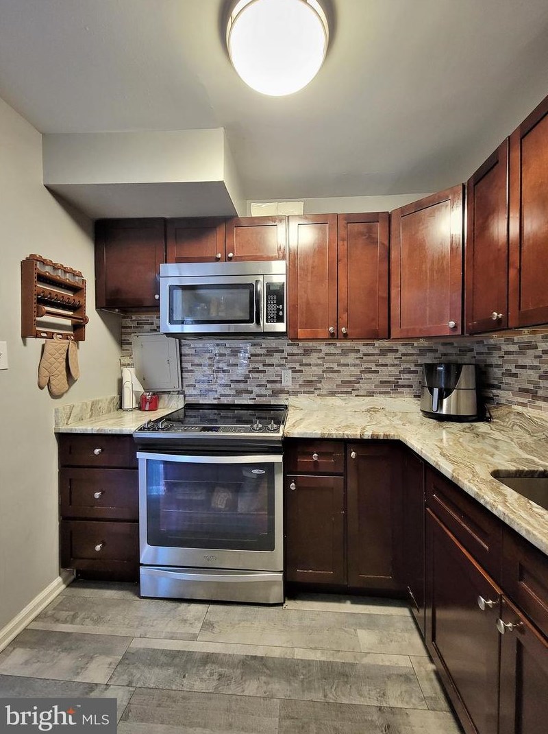 9805 Buckner Rd, Manassas VA  20110-5901 exterior