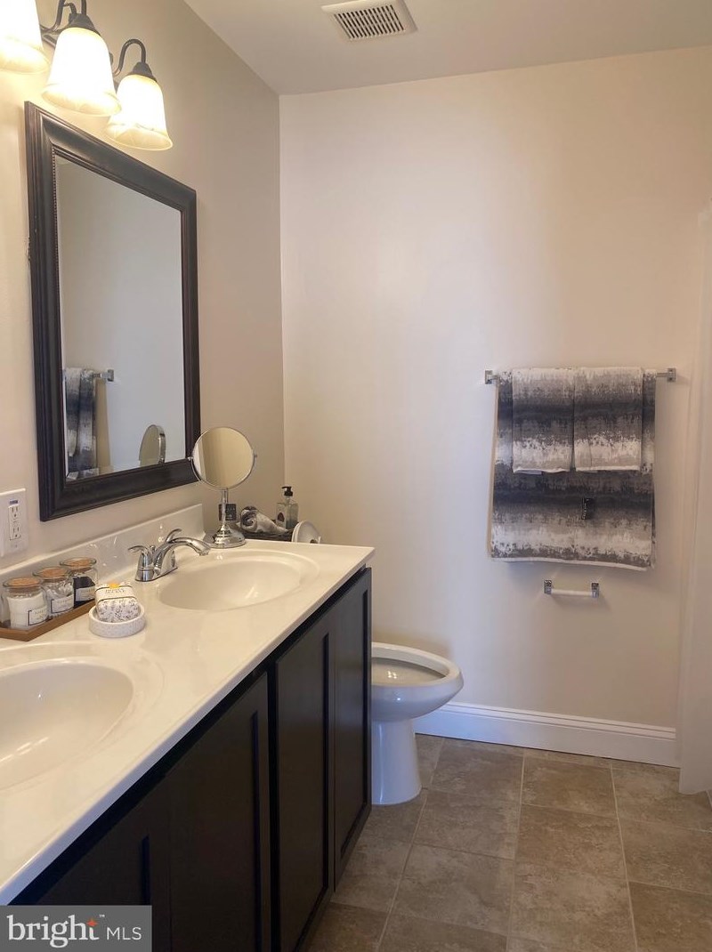 10330 Butternut Cir, Manassas VA 20110-7991 exterior