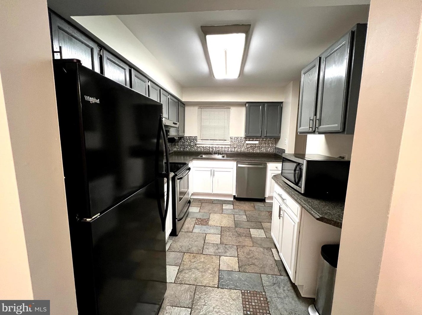 9945 Grapewood Ct, Manassas VA  20110-3842 exterior