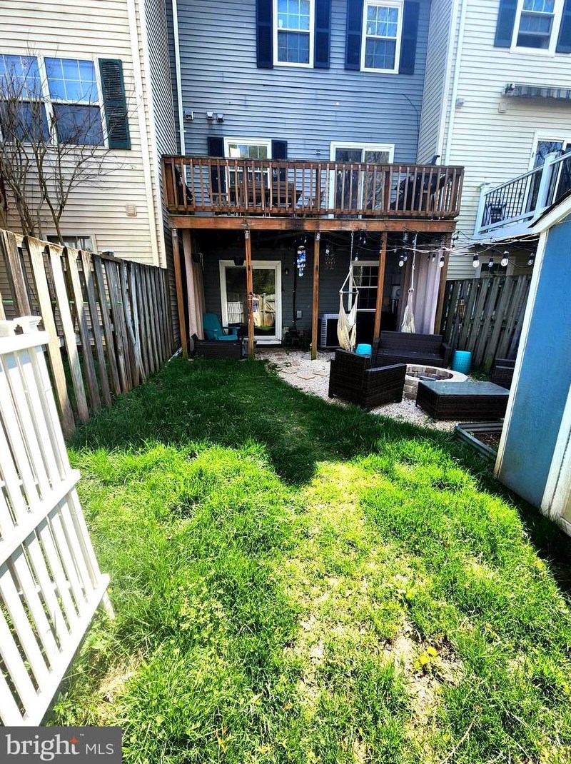 8561 Burlington Ct, Manassas VA  20110-6322 exterior