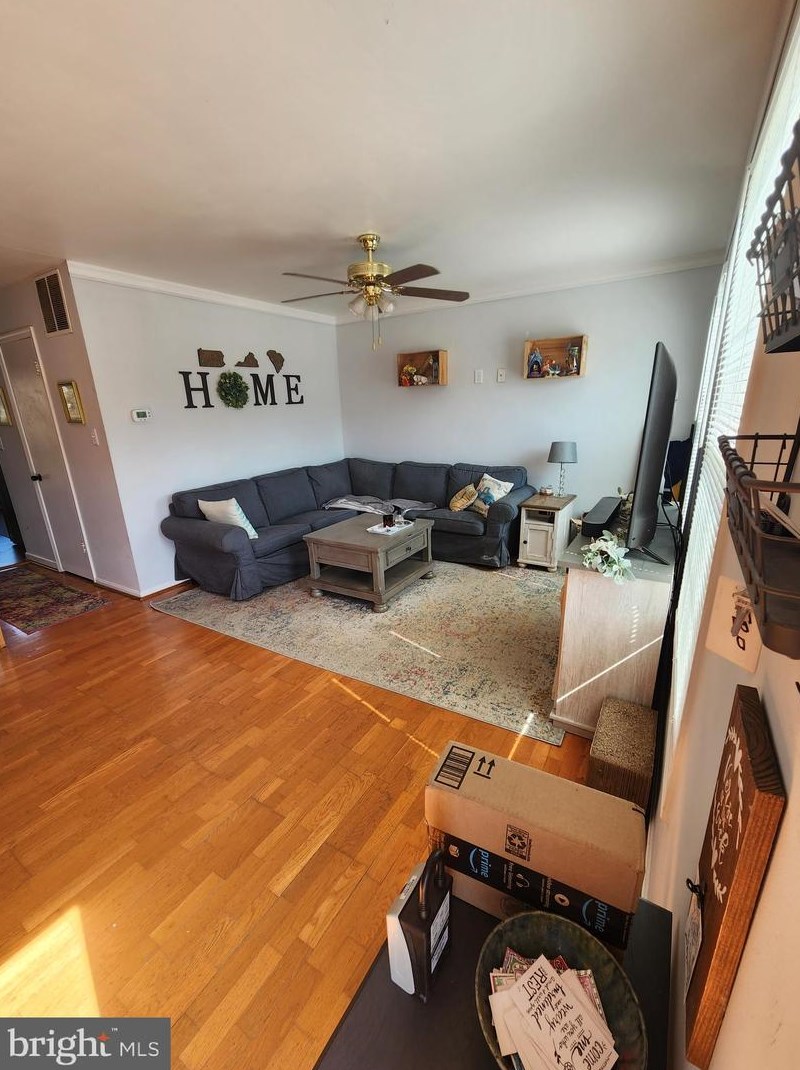 8561 Burlington Ct, Manassas VA  20110-6322 exterior