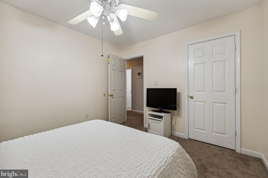9847 Clark Pl, Manassas VA  20110-5764 exterior
