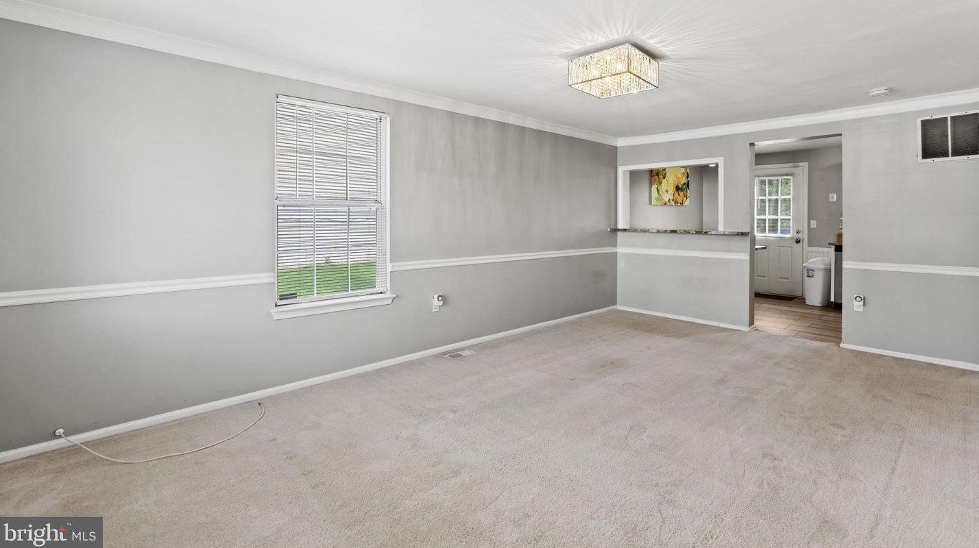 8629 Braxted Ln, Manassas VA  20110-4578 exterior