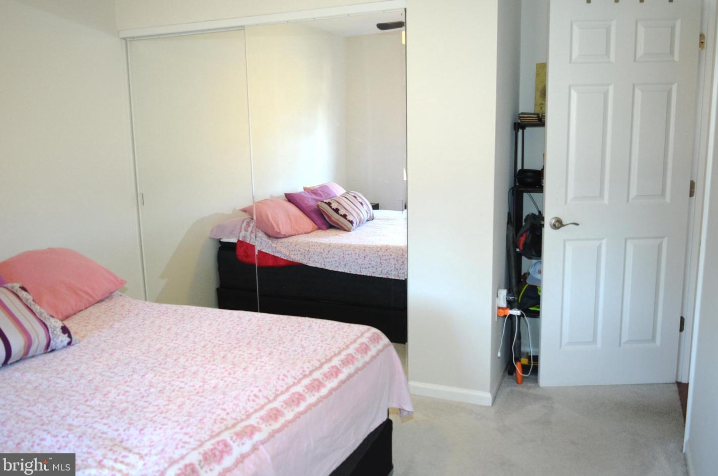 8910 Sweetbriar St, Manassas VA  20110-3818 exterior