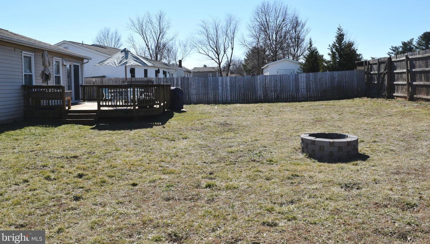 8910 Sweetbriar St, Manassas VA  20110-3818 exterior
