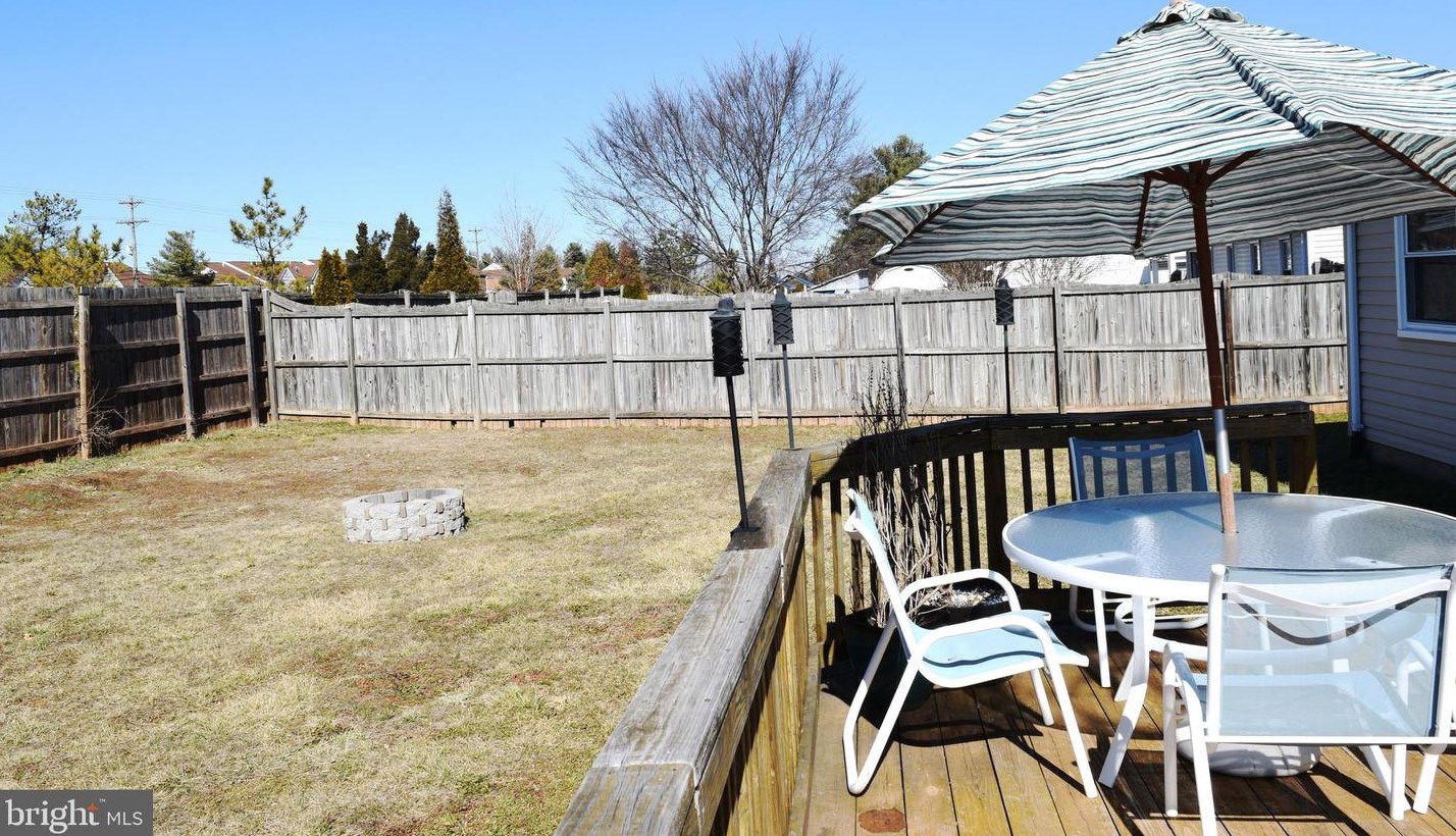 8910 Sweetbriar St, Manassas VA  20110-3818 exterior