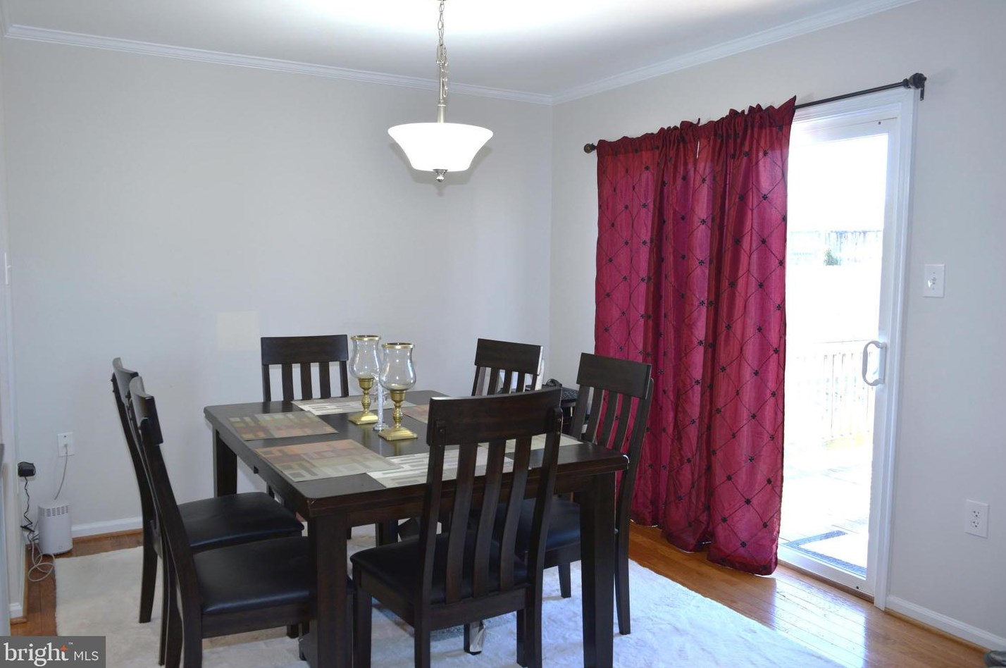 8910 Sweetbriar St, Manassas VA  20110-3818 exterior
