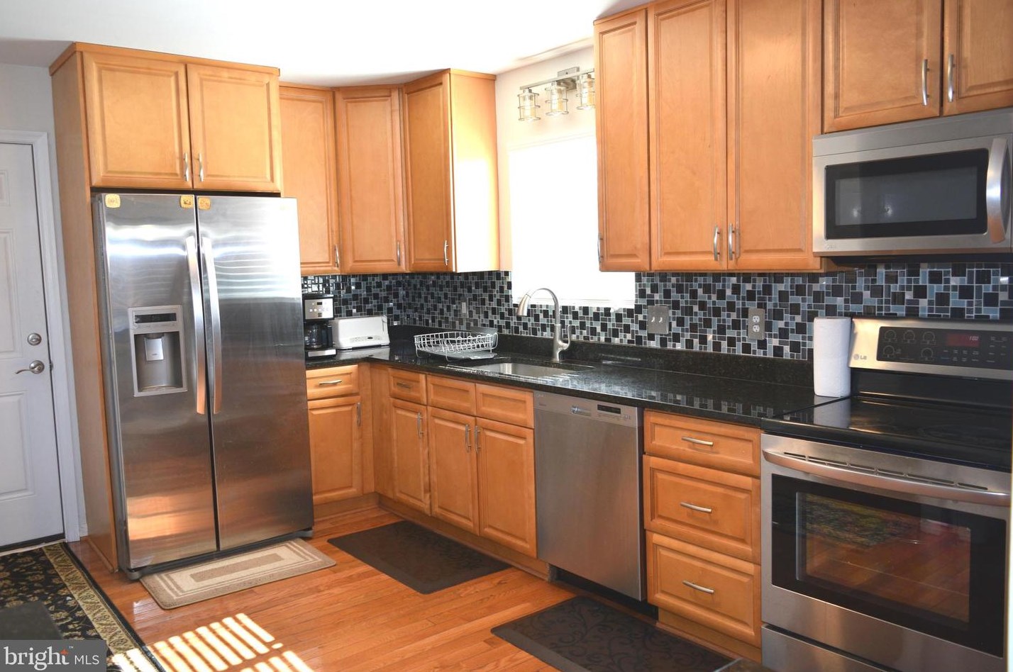 8910 Sweetbriar St, Manassas VA  20110-3818 exterior