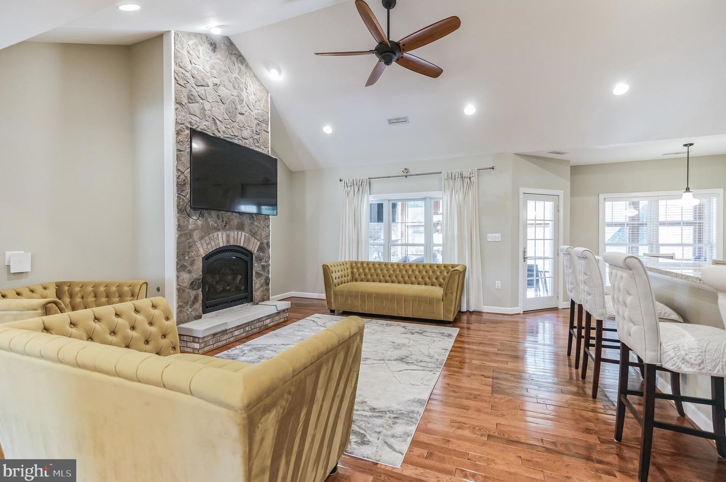 8928 Longstreet Dr, Manassas VA  20110-4903 exterior