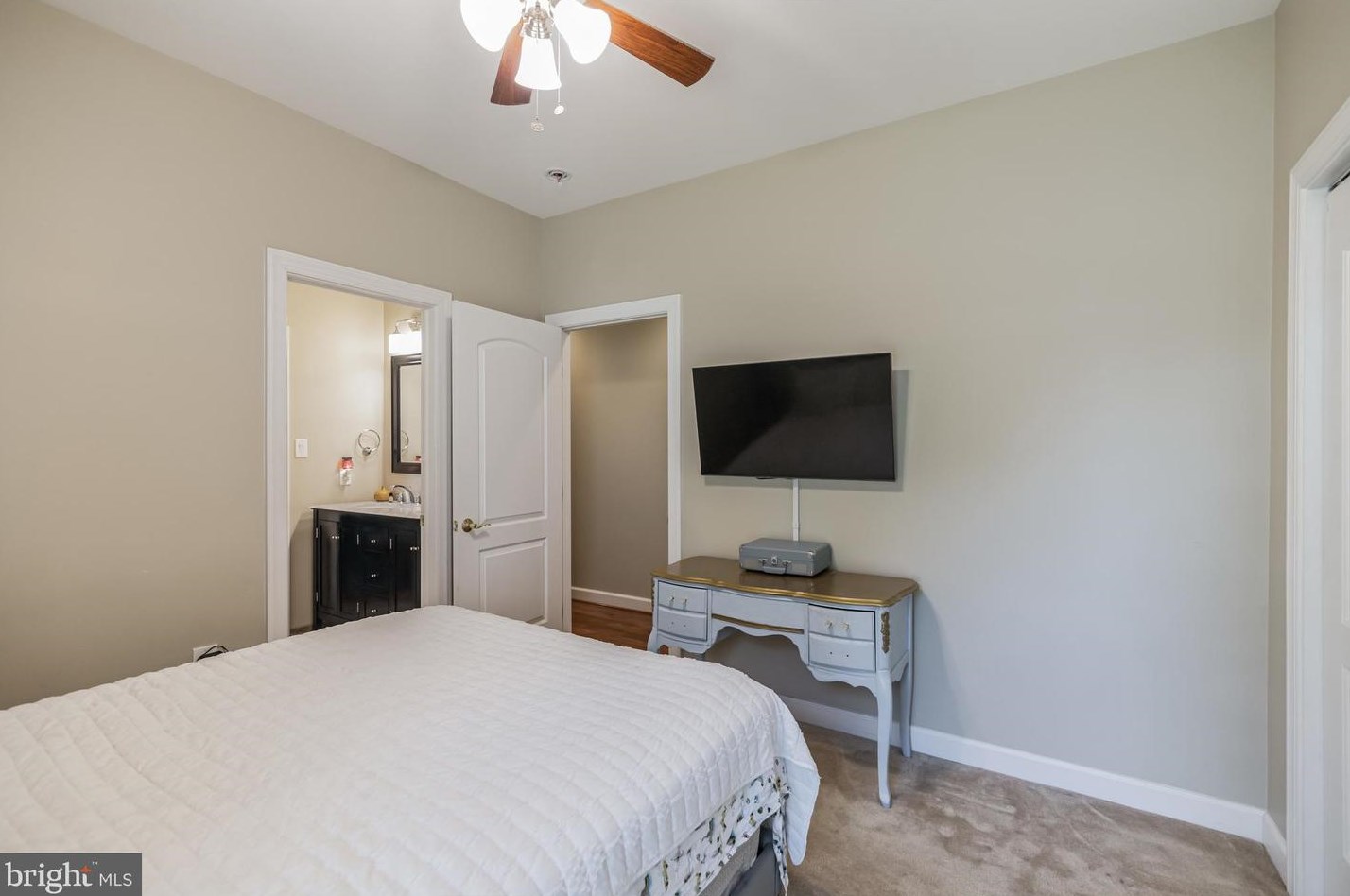 8928 Longstreet Dr, Manassas VA  20110-4903 exterior