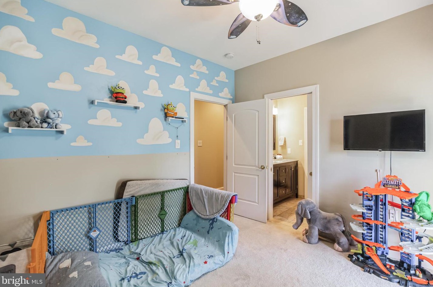 8928 Longstreet Dr, Manassas VA  20110-4903 exterior