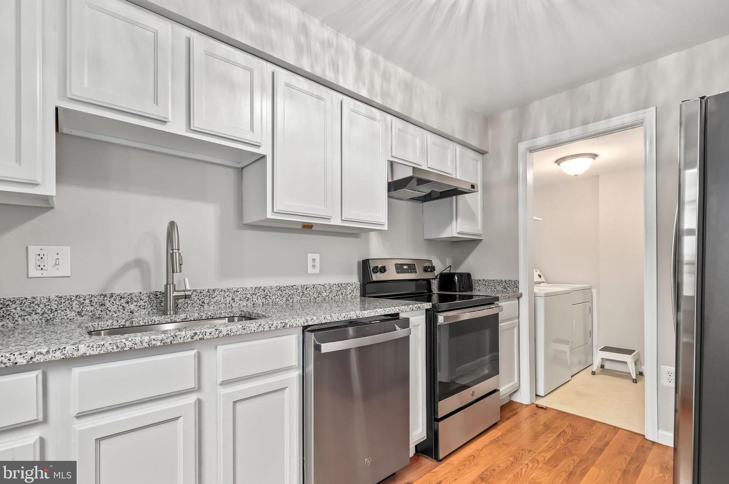 8610 Lamont Ct, Manassas VA  20110-6330 exterior