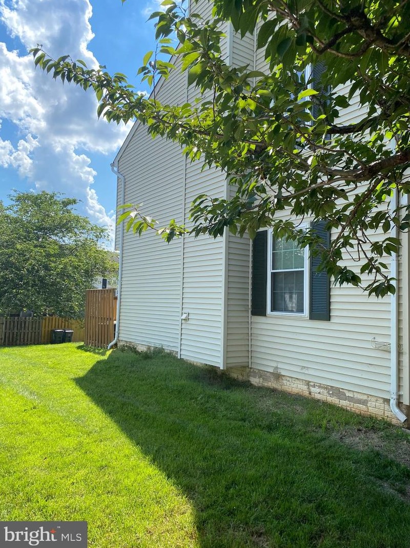 8616 Braxted Ln, Manassas VA  20110-4576 exterior