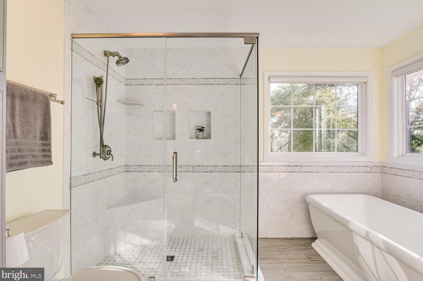 8627 Hollowbrook Way, Manassas VA  20110-7010 exterior