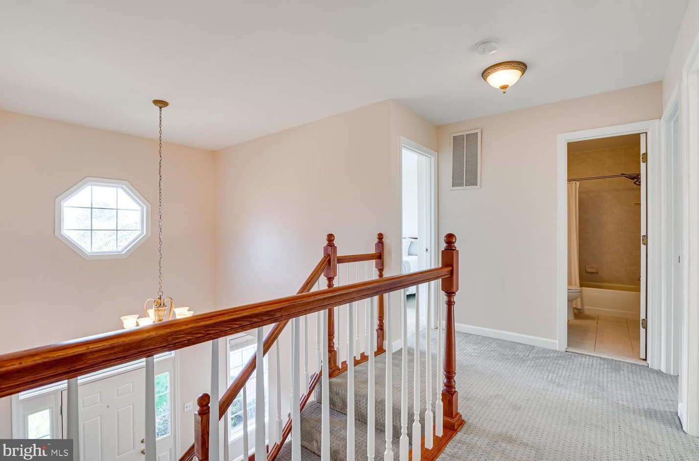 8627 Hollowbrook Way, Manassas VA  20110-7010 exterior