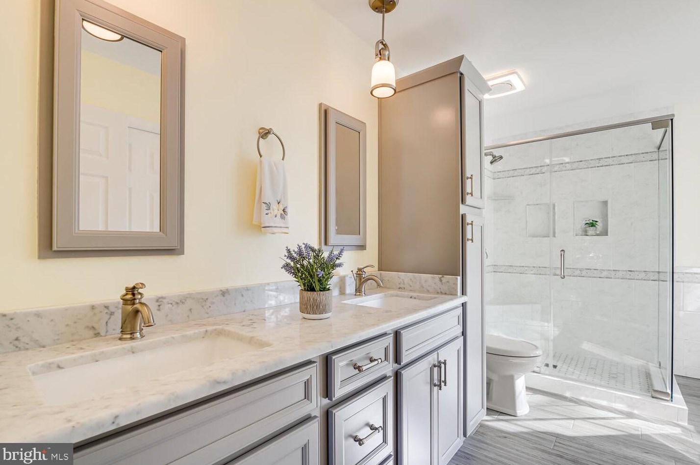 8627 Hollowbrook Way, Manassas VA  20110-7010 exterior