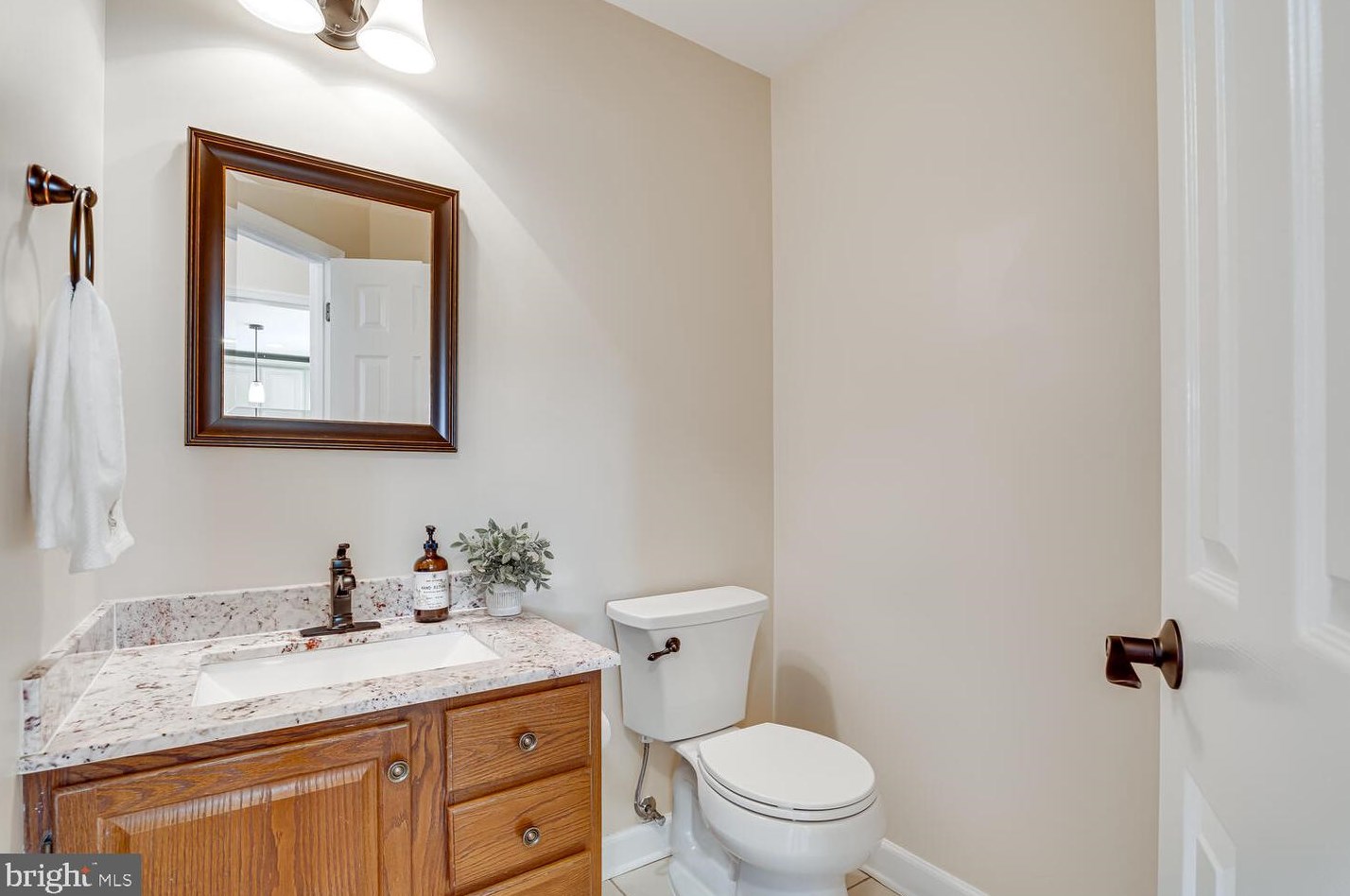 8627 Hollowbrook Way, Manassas VA  20110-7010 exterior