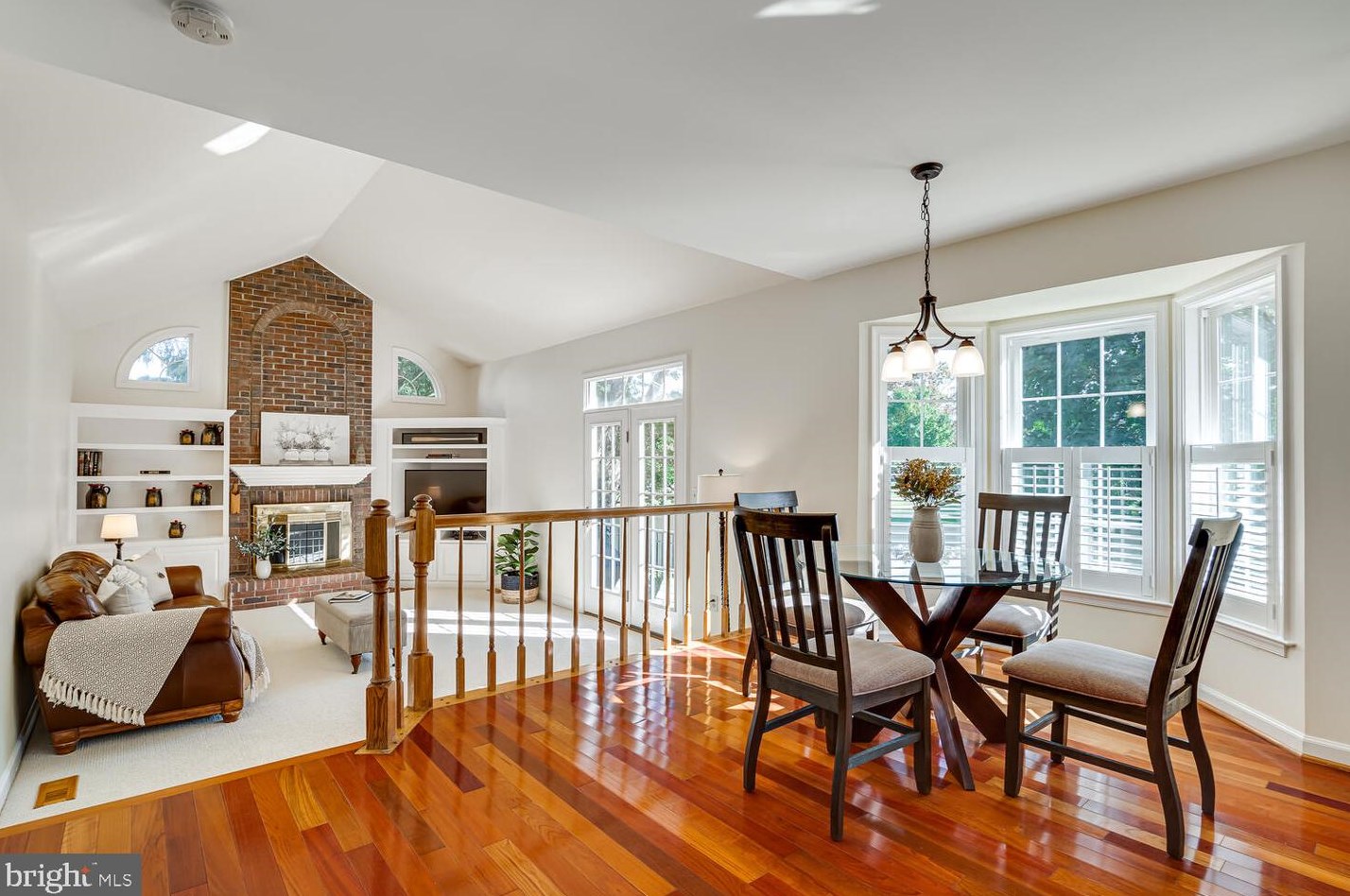 8627 Hollowbrook Way, Manassas VA  20110-7010 exterior