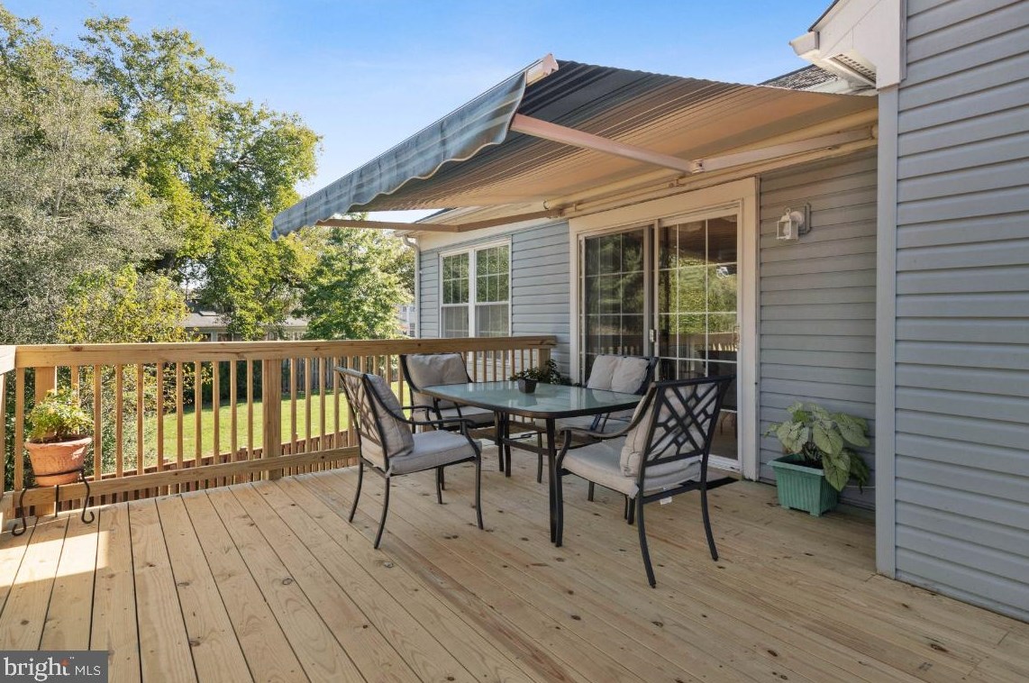 10123 Wimbledon Ct, Manassas VA 20110-2186 exterior