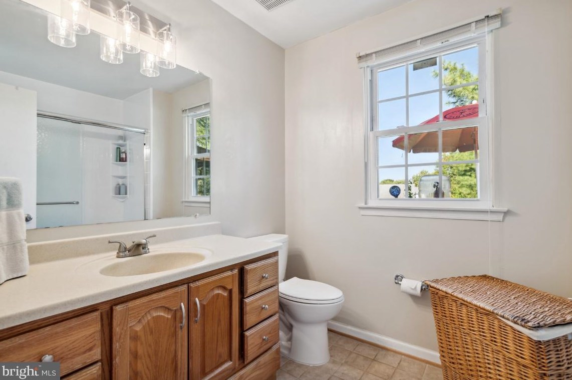 10123 Wimbledon Ct, Manassas VA 20110-2186 exterior