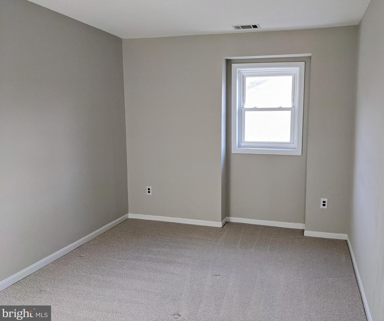 8555 Willow Glen Ct, Manassas VA  20110-4651 exterior