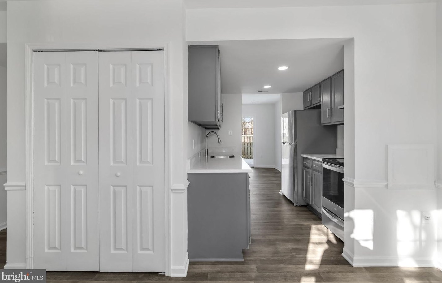 9007 Miles Pl, Manassas VA 20110-4210 exterior