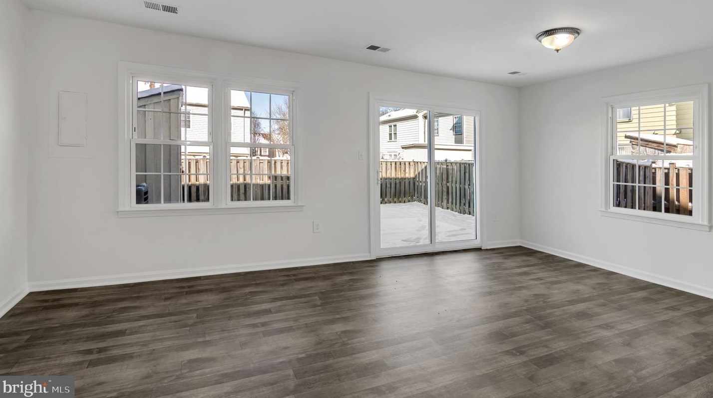 9007 Miles Pl, Manassas VA 20110-4210 exterior