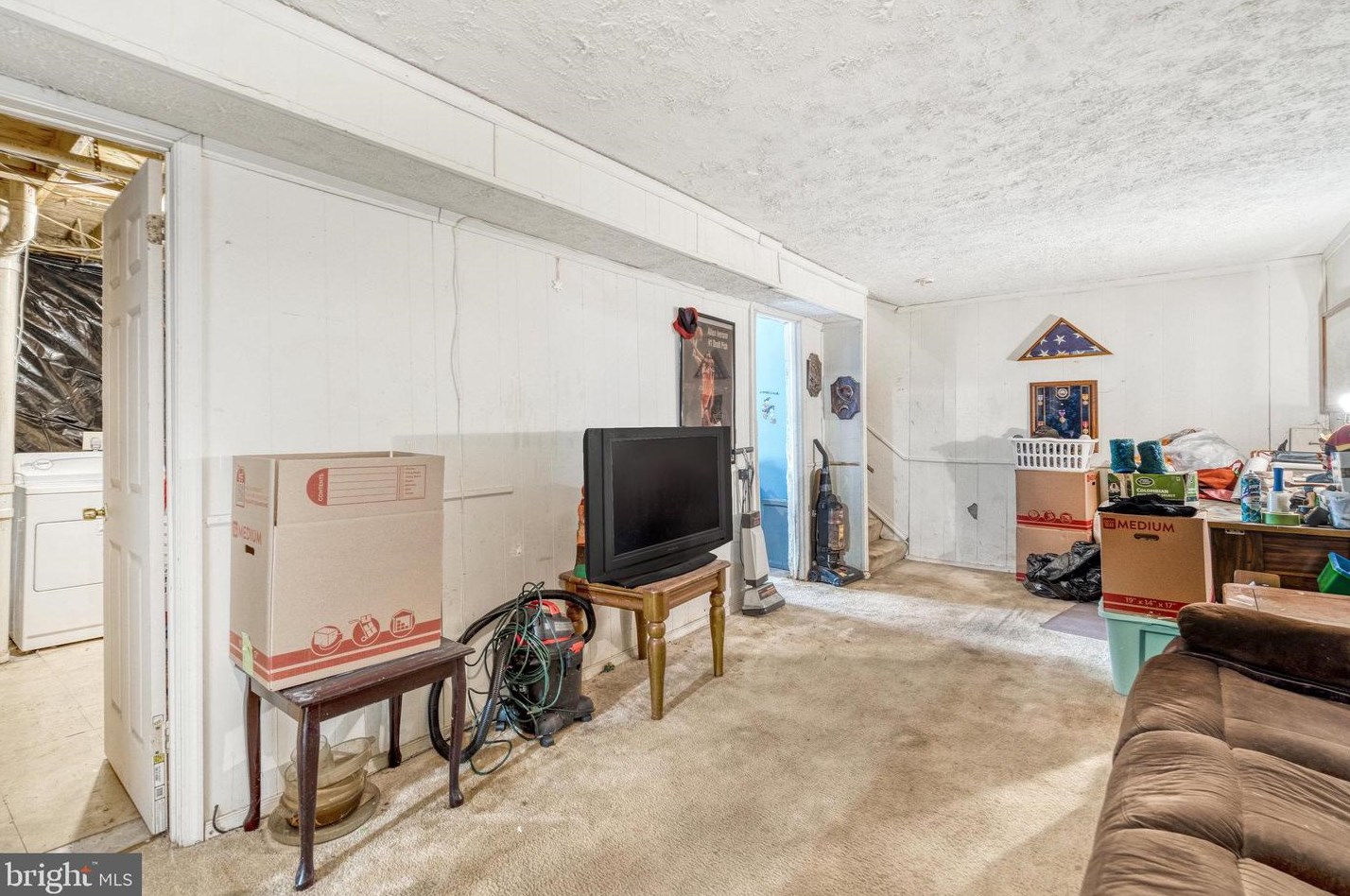 9193 Winterset Dr, Manassas VA 20110 exterior