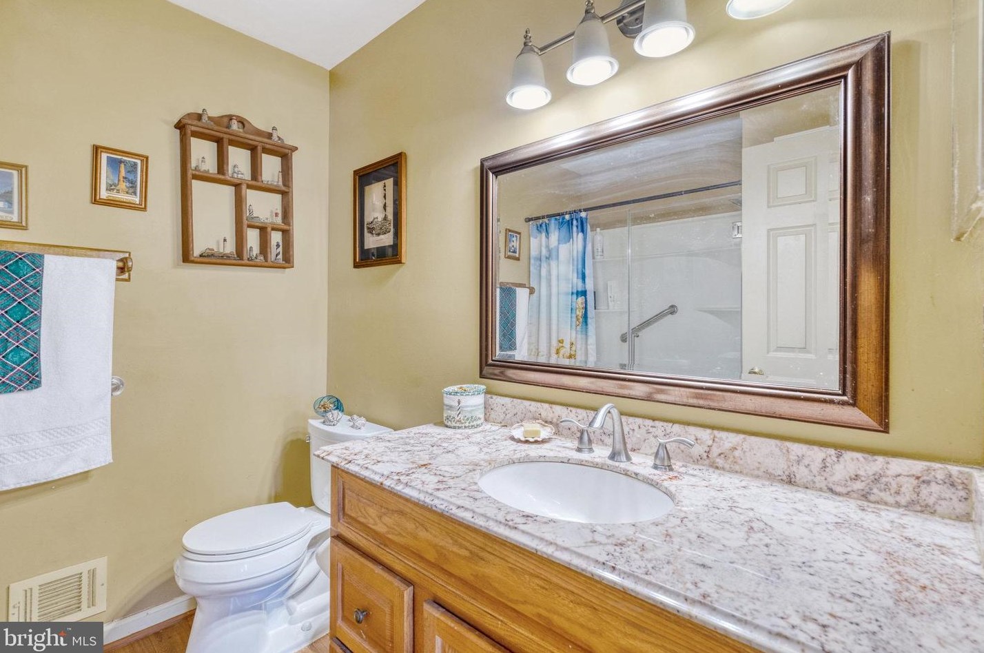 9193 Winterset Dr, Manassas VA 20110 exterior