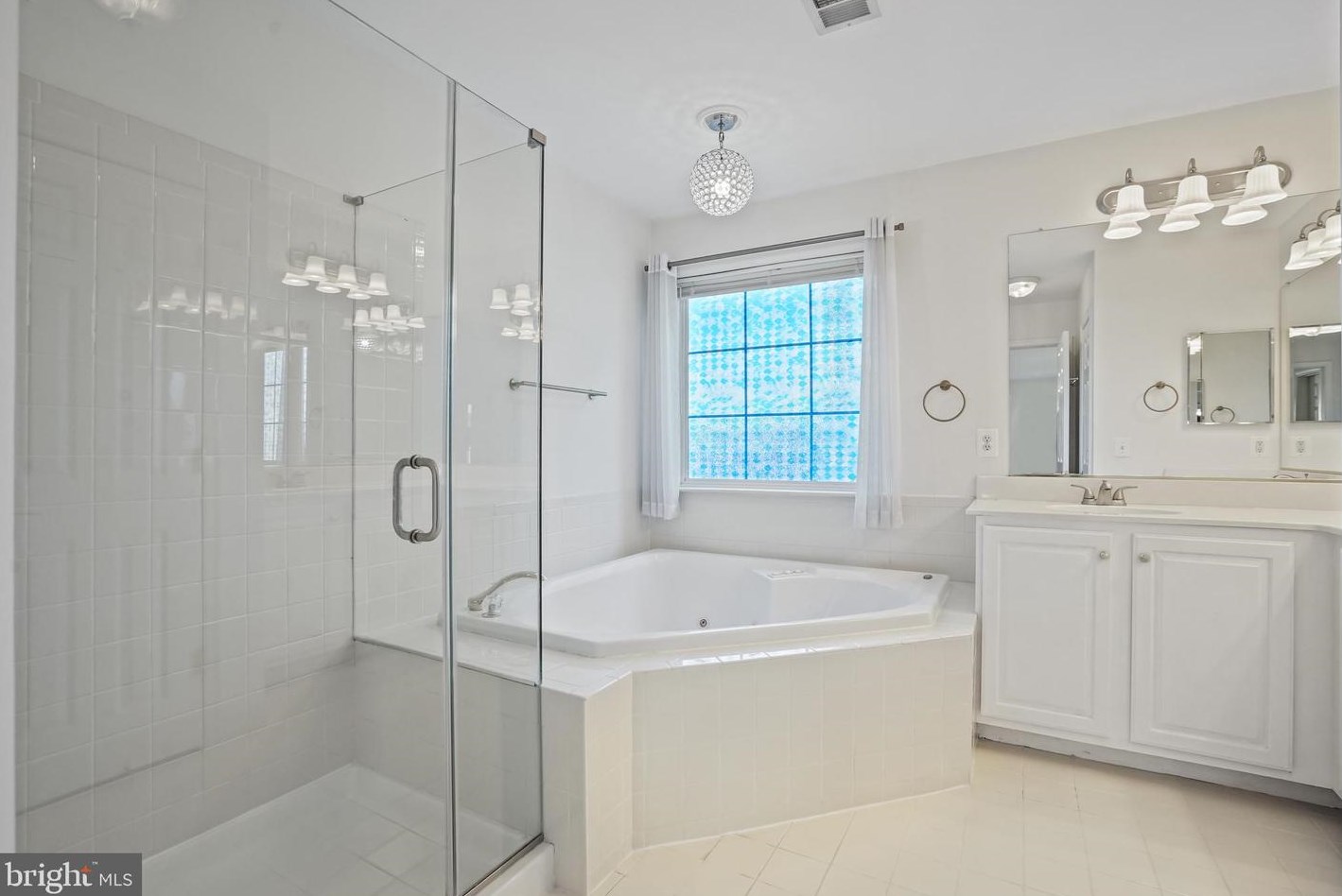 8214 Warfield St, Manassas VA  20110-3006 exterior