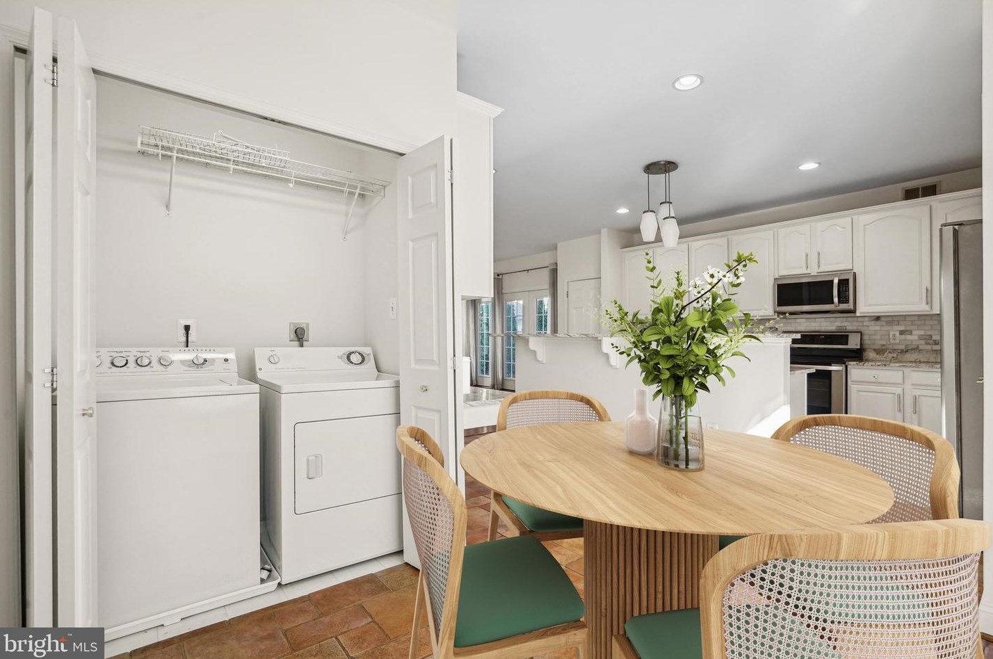 8214 Warfield St, Manassas VA  20110-3006 exterior