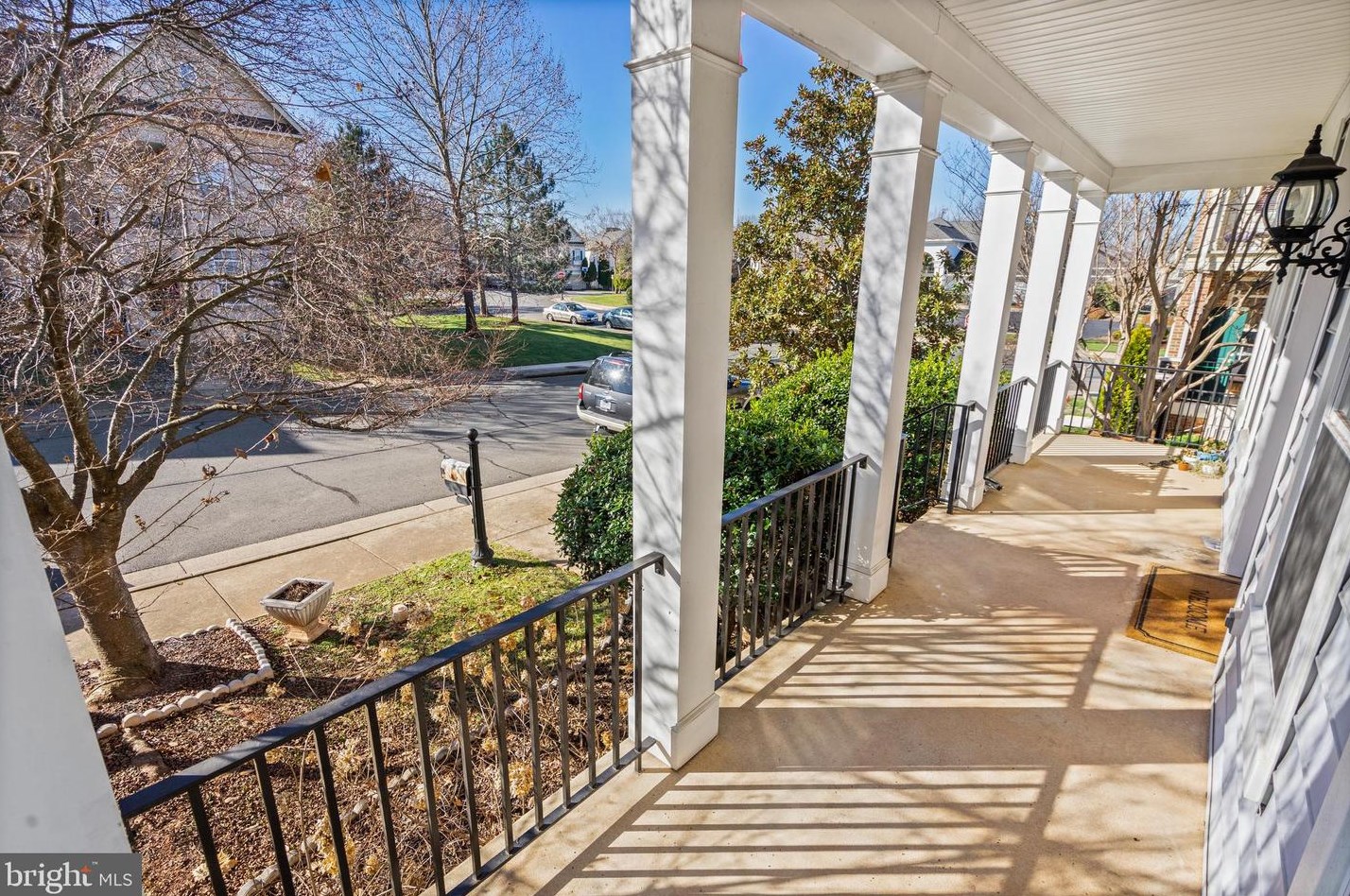 8214 Warfield St, Manassas VA  20110-3006 exterior