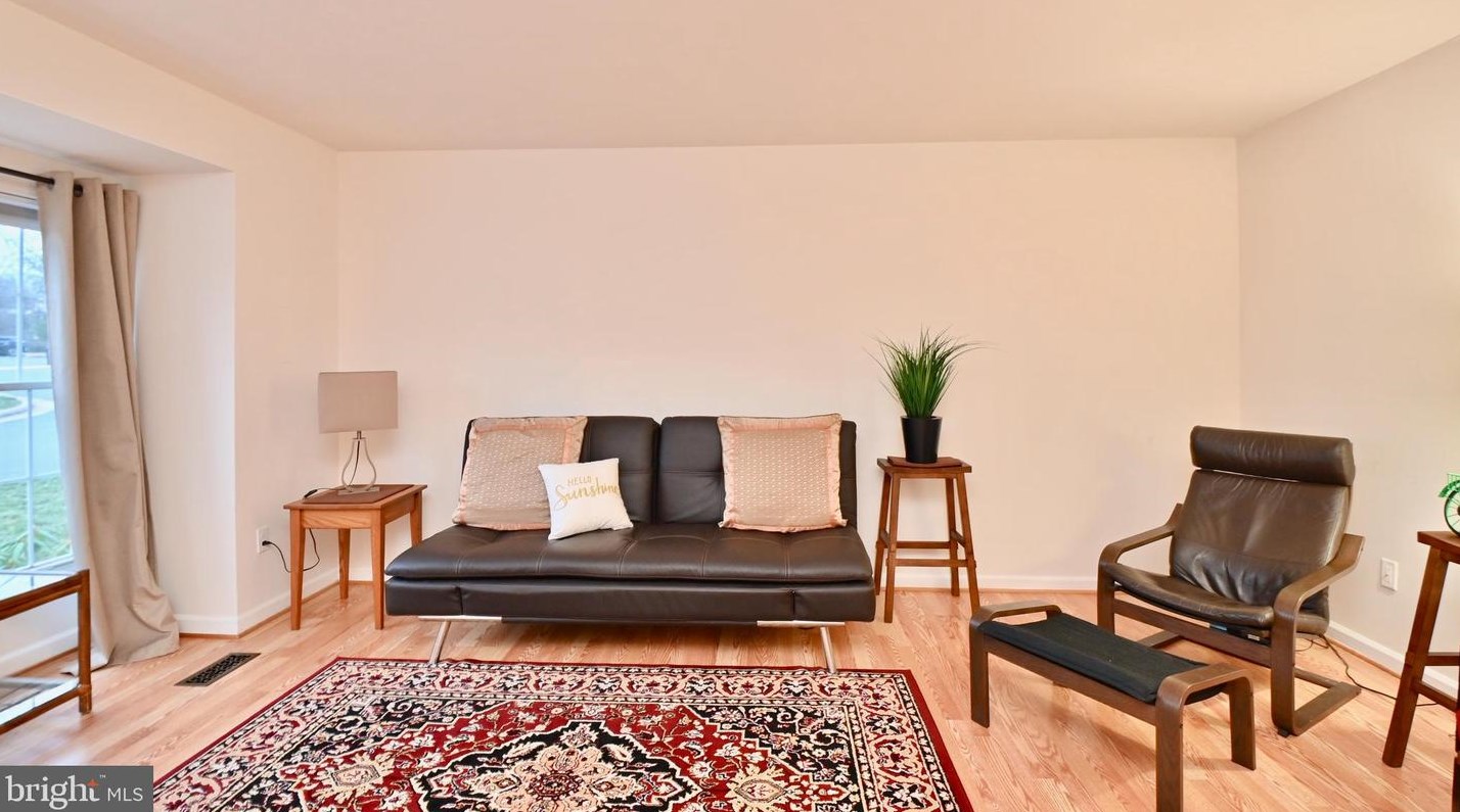 9478 Teaberry Ct, Manassas VA  20110-5673 exterior