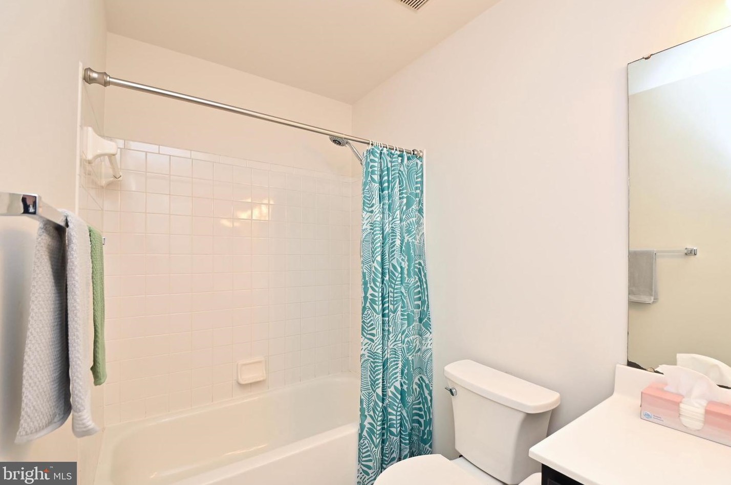 9478 Teaberry Ct, Manassas VA  20110-5673 exterior