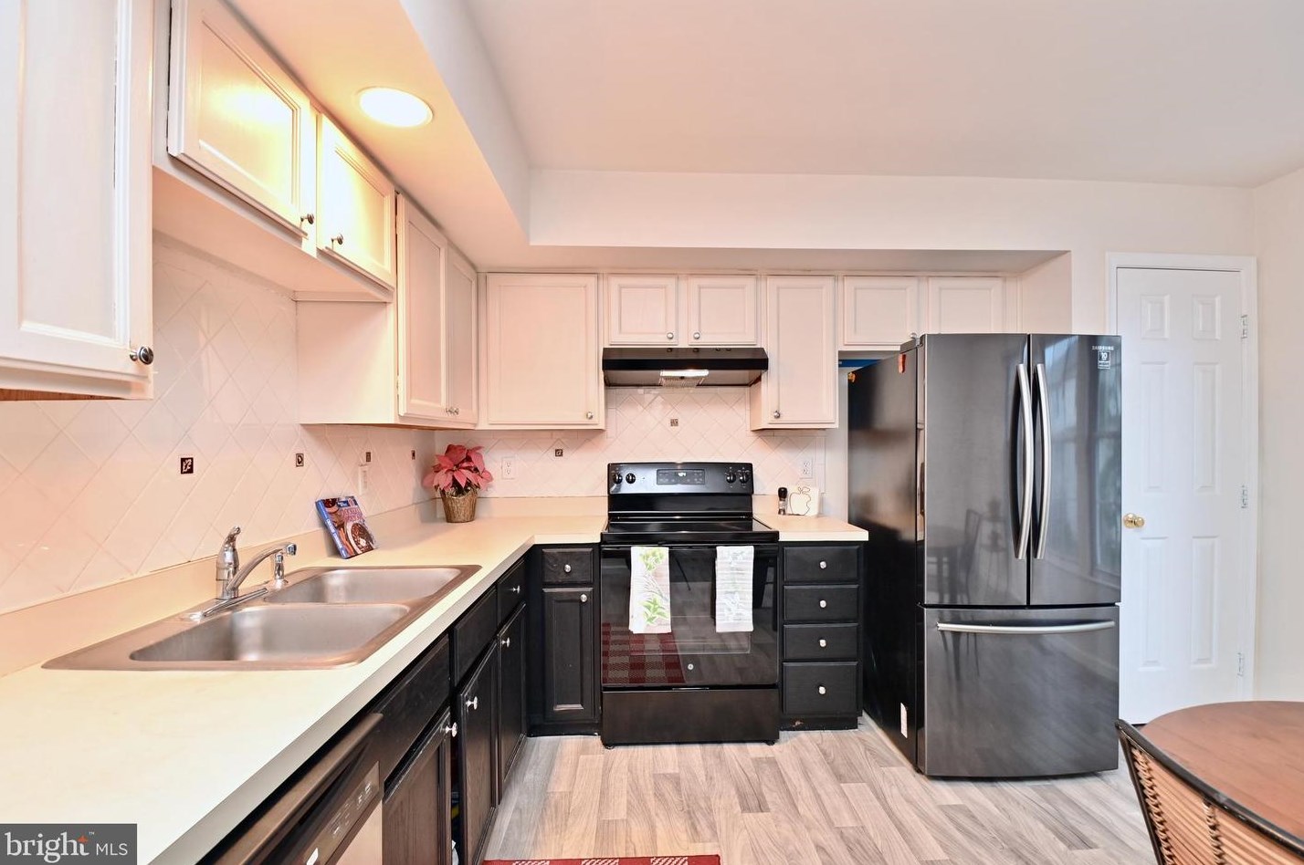 9478 Teaberry Ct, Manassas VA  20110-5673 exterior