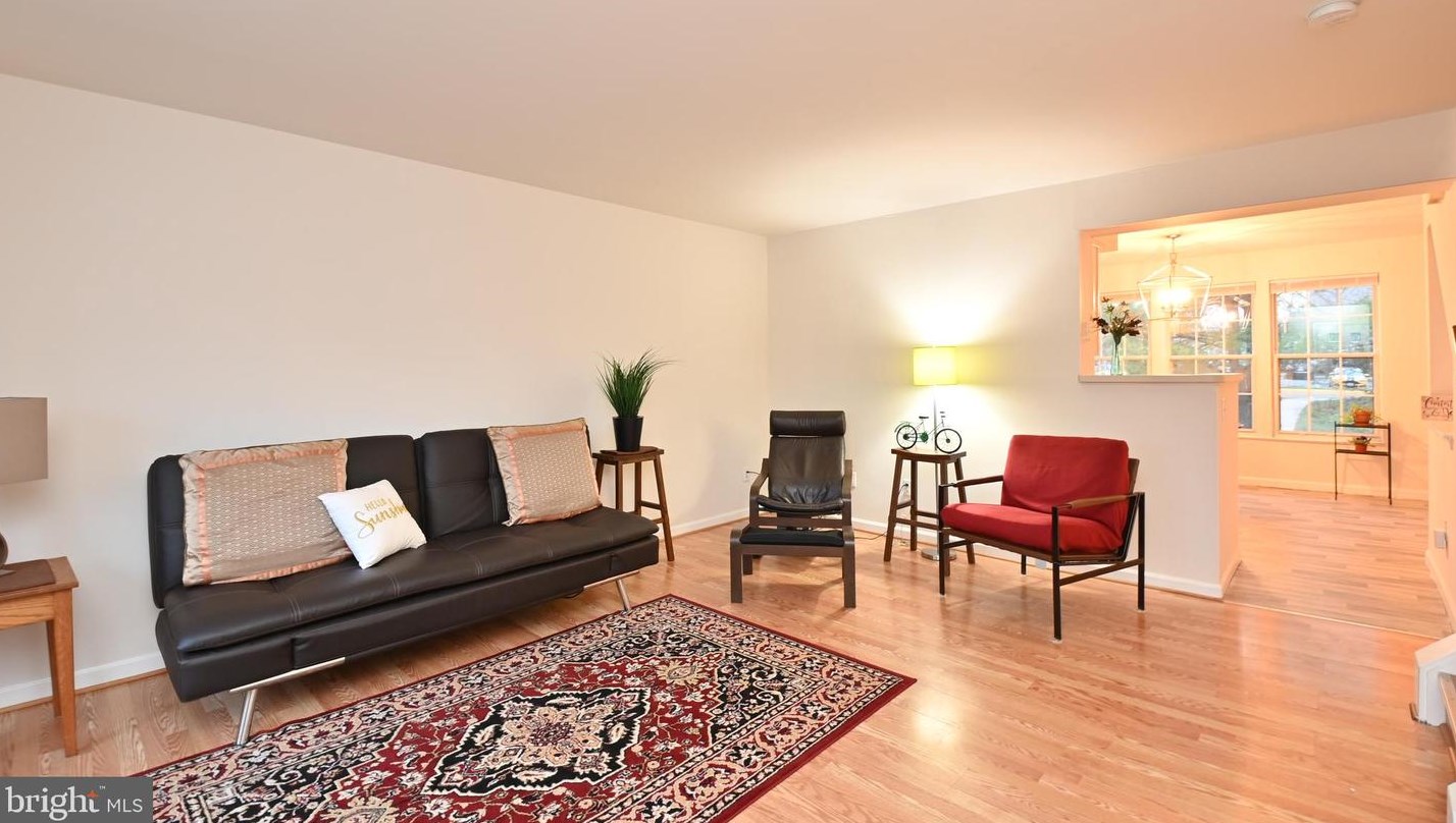 9478 Teaberry Ct, Manassas VA  20110-5673 exterior