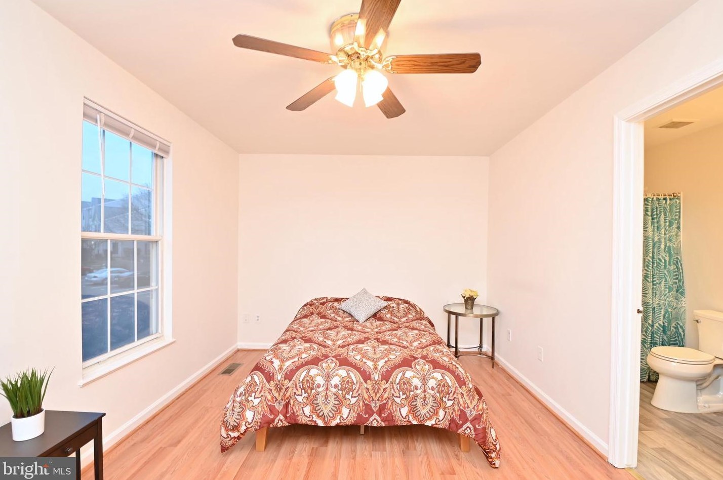 9478 Teaberry Ct, Manassas VA  20110-5673 exterior