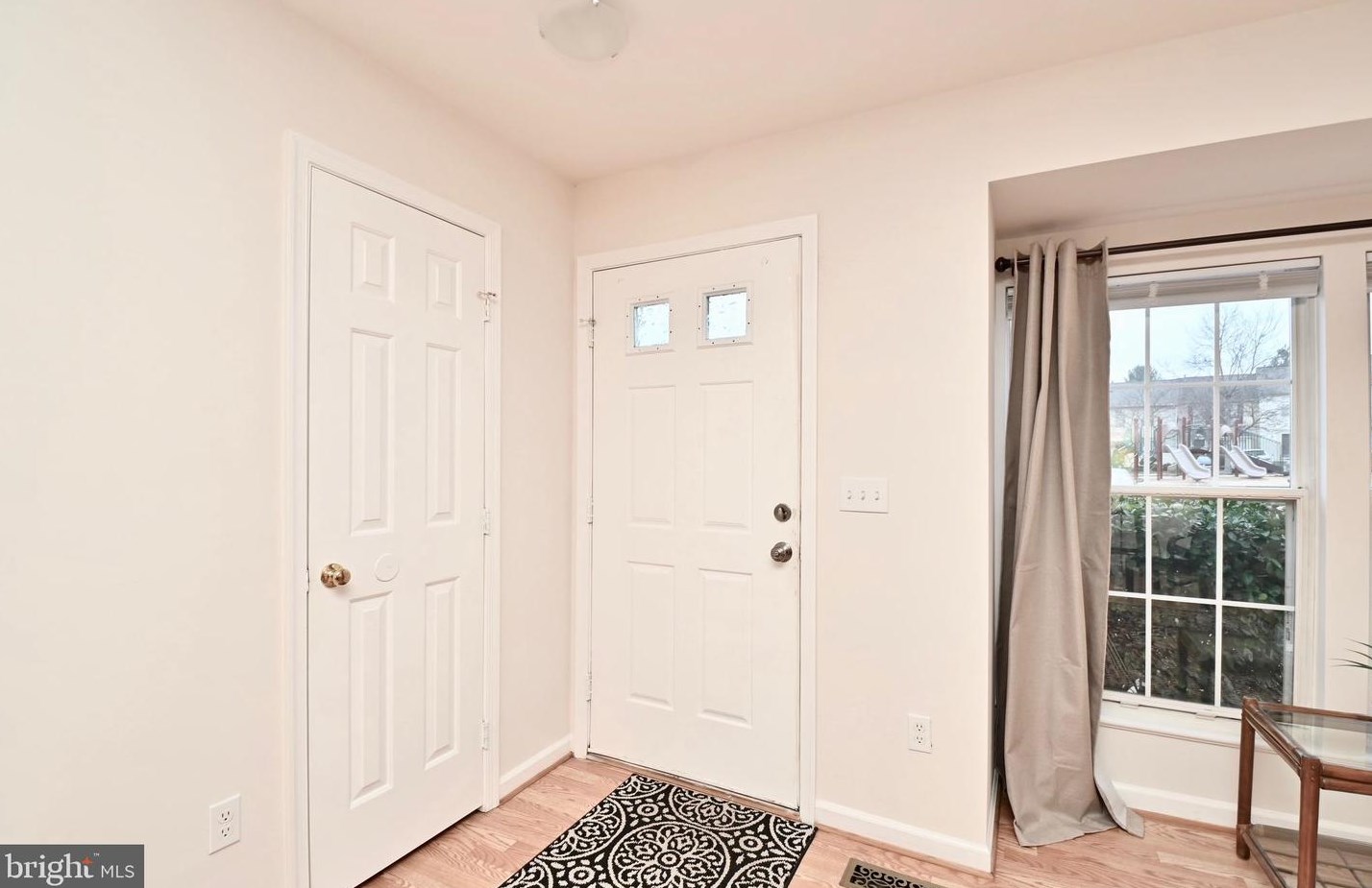 9478 Teaberry Ct, Manassas VA  20110-5673 exterior