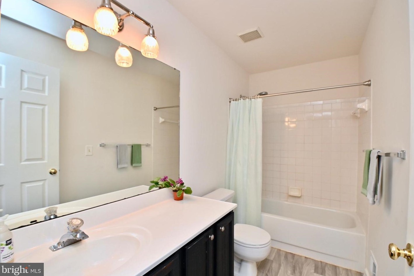 9478 Teaberry Ct, Manassas VA  20110-5673 exterior