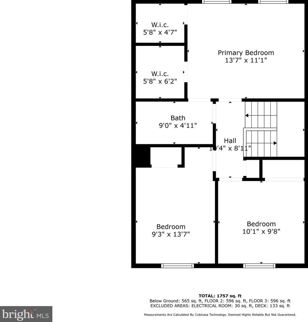 8675 Point Of Woods Dr, Manassas VA  20110-6333 exterior