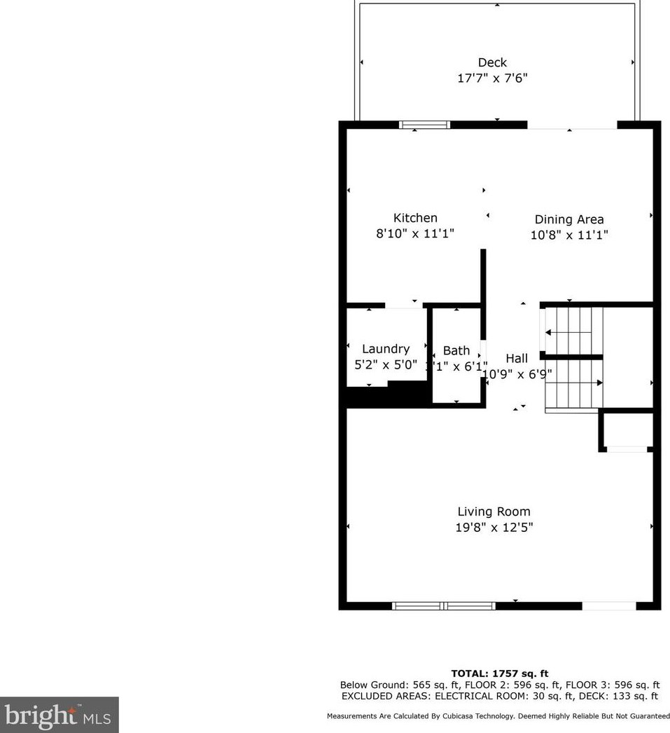 8675 Point Of Woods Dr, Manassas VA  20110-6333 exterior