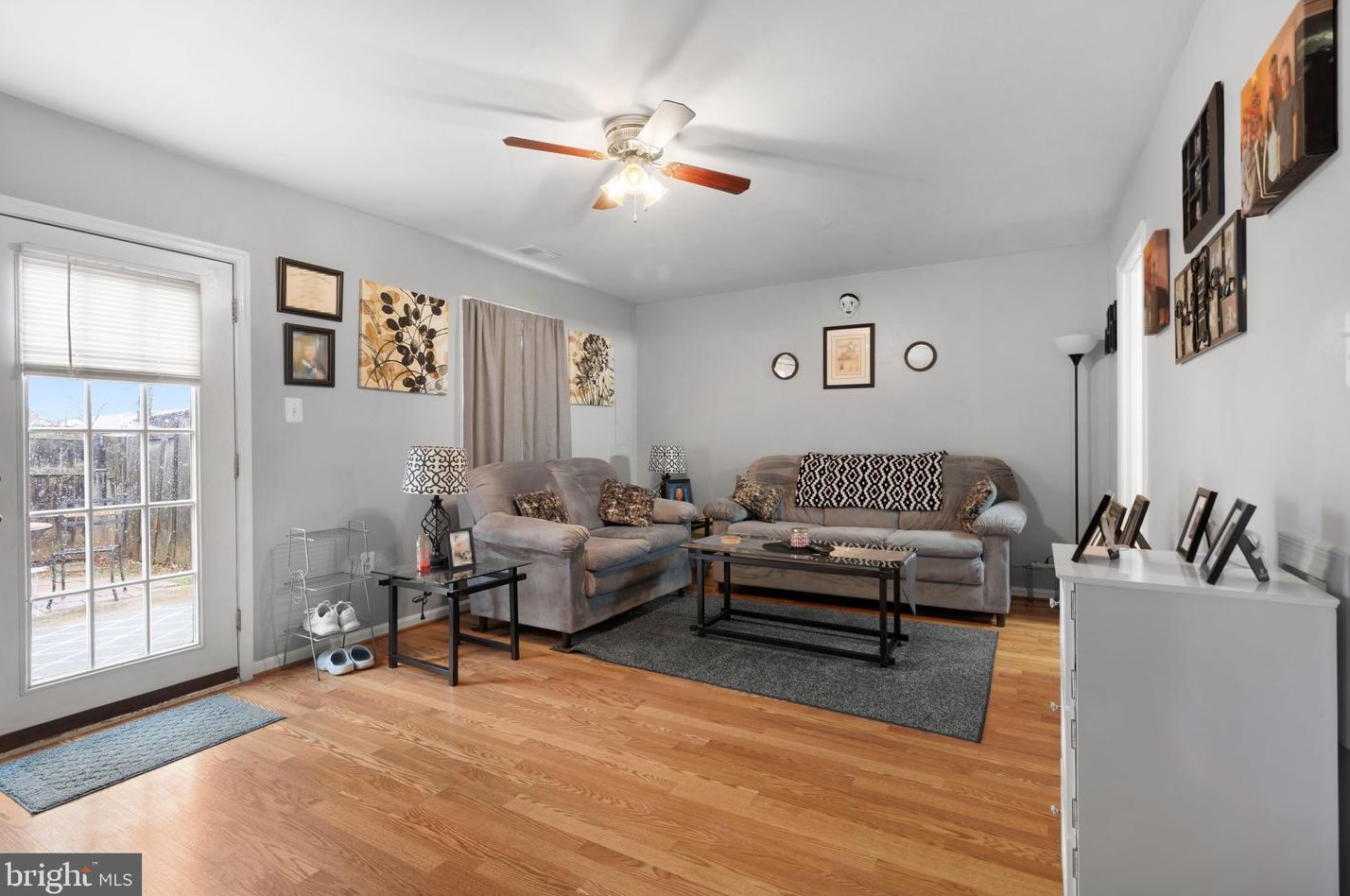 9051 Mcrae Ct, Manassas VA  20110-4292 exterior