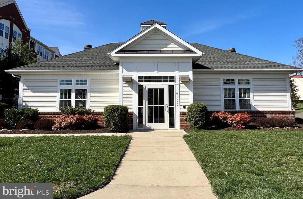 9202 Charleston Dr, Manassas VA  20110-2815 exterior