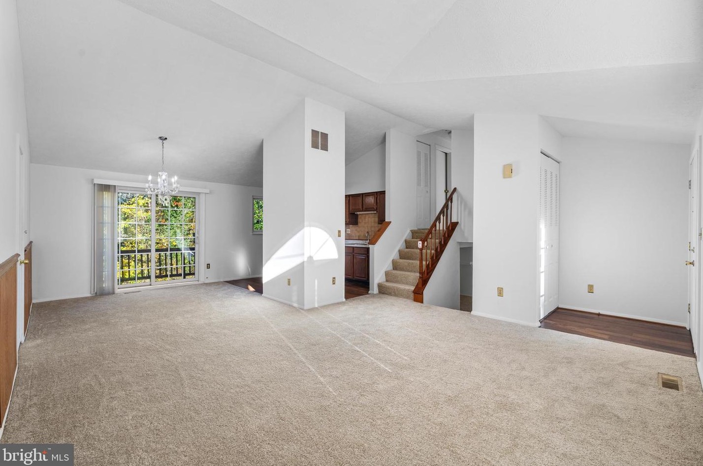 10242 Farmington Ct, Manassas VA  20110-6145 exterior