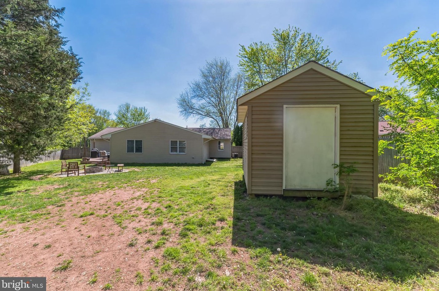 10307 Poe Dr, Manassas VA  20110-6147 exterior