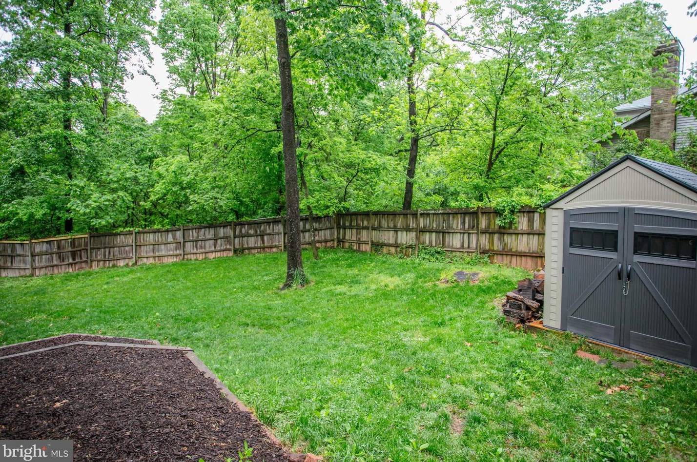 10243 Battlefield Dr, Manassas VA  20110-6051 exterior